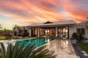 Luxury Villas in Greece with Le Collectionist: Your Ultimate Getaway